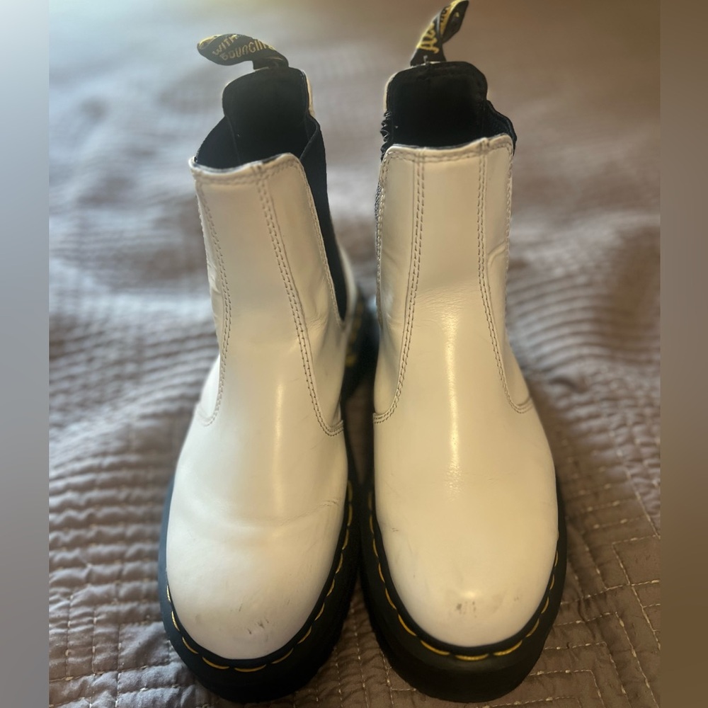 Dr. Martens 2976 Quad Smooth Leather Platform Chelsea Boots White Size 7